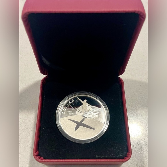 Silver Collectors Coin. Celebrating the 100th Anniversary of Flight. - Picture 2 of 6